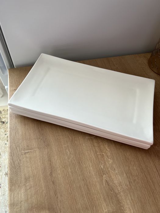 Продам тарелки большие прямоугольные