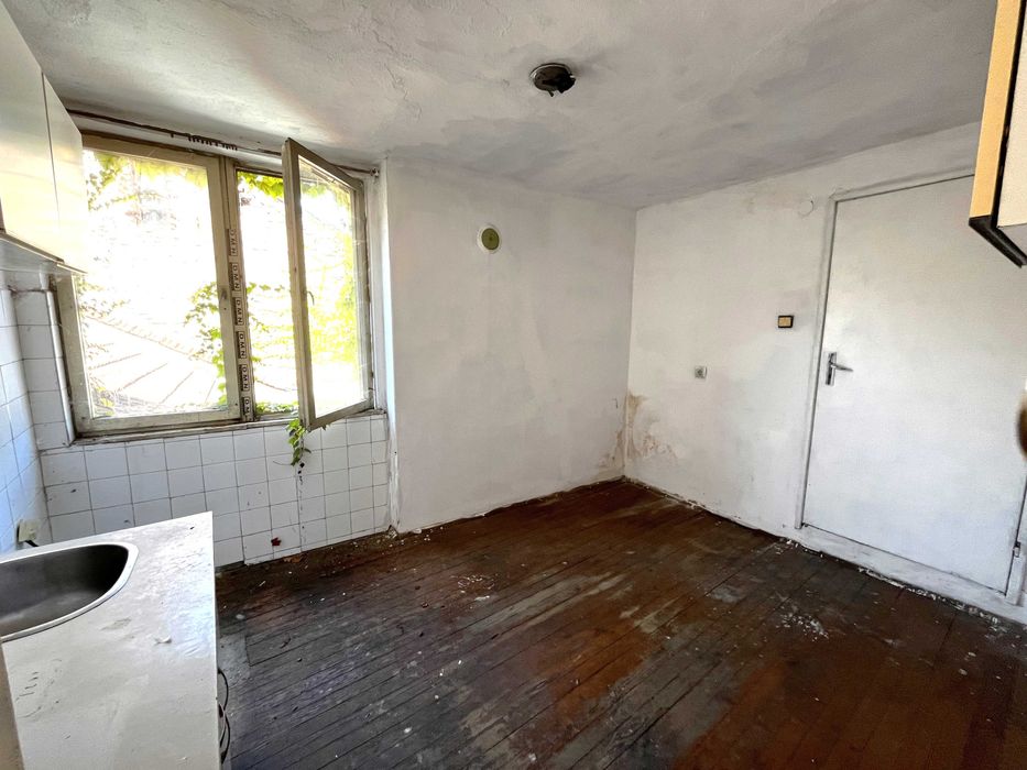 Къща на метри от центъра на град Габрово