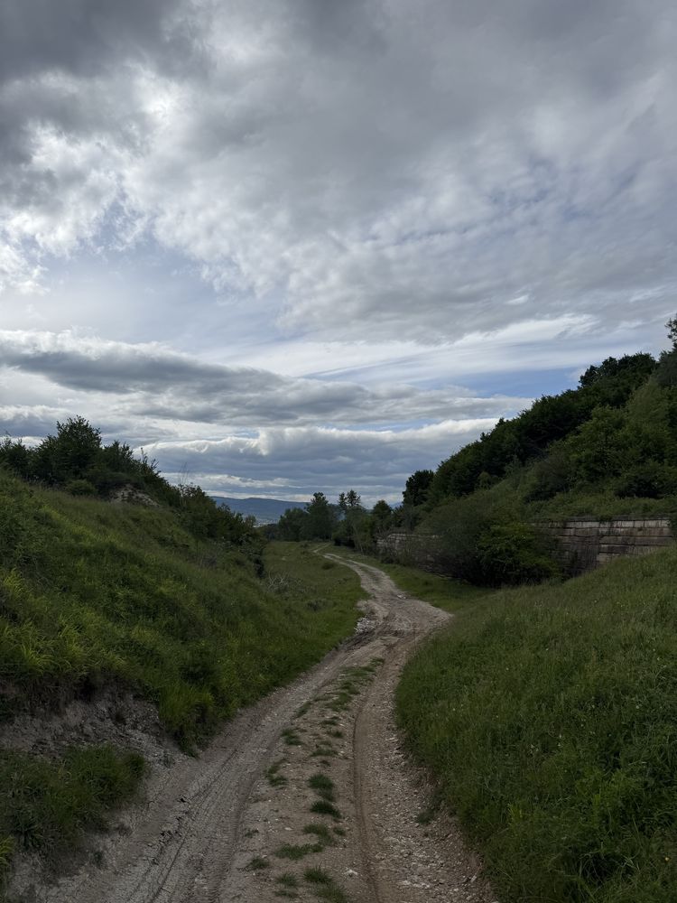4600 mp Budesti priveliste panoramica asupra orasului Valcea 12500 €