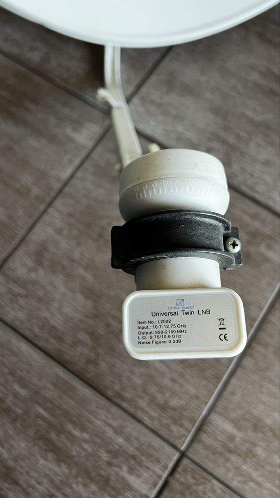 Vand antena satelit + 2 decodoare Digi