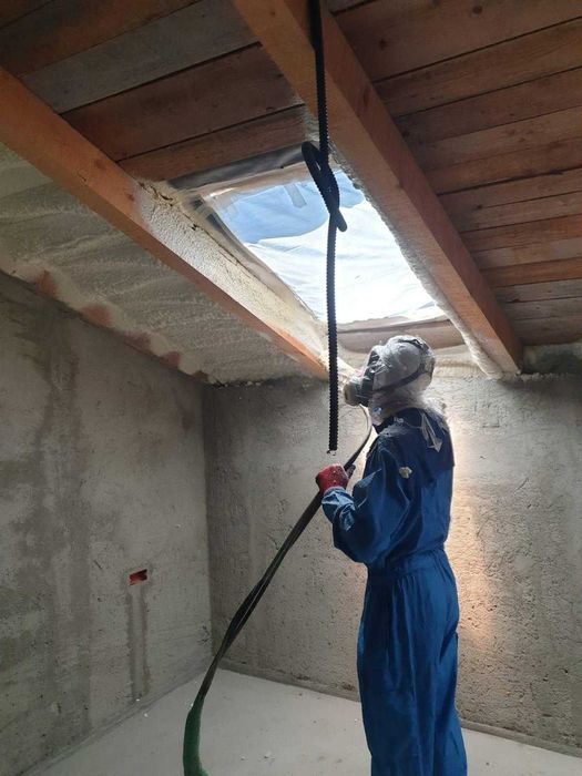 Izolatie / Termoizolatii cu spuma poliuretanica CARAS SEVERIN