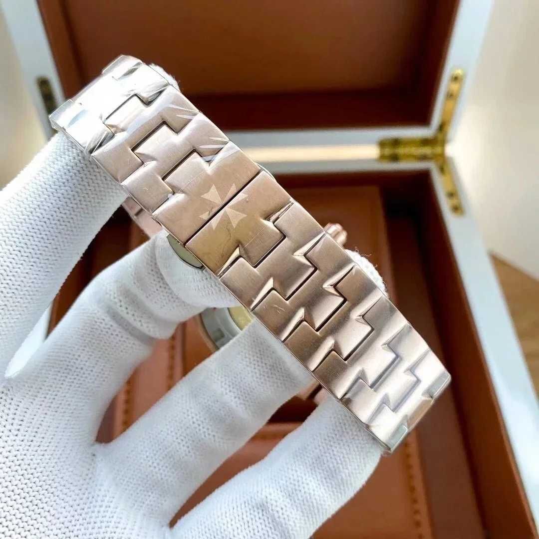 Ceas de bărbați Vacheron Constantin Overseas Gold cu mișcare automată