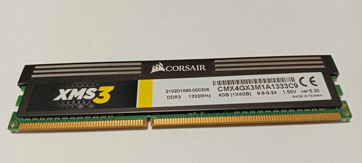 Memorie desktop DDR3 Corsair XMS3 4GB DDR3 1333MHz CMX4GX3M1A1333C9