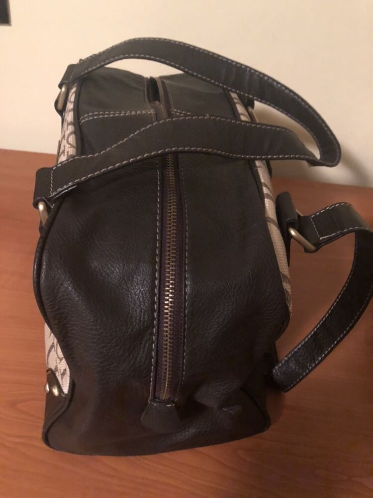 Стилна чанта Mango,ефектна чанта в бежево и кафяв лак,чанта CH и чанта