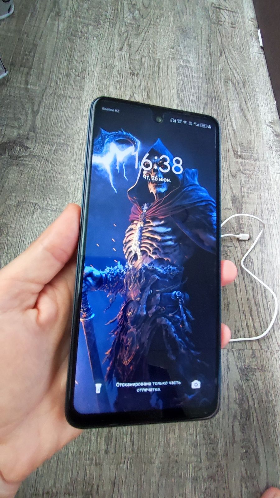 Продам смартфон Tecno spark 20c