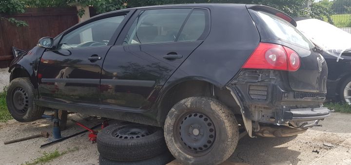 Rampa injectoare Volkswagen VW Golf a 5-a generatie