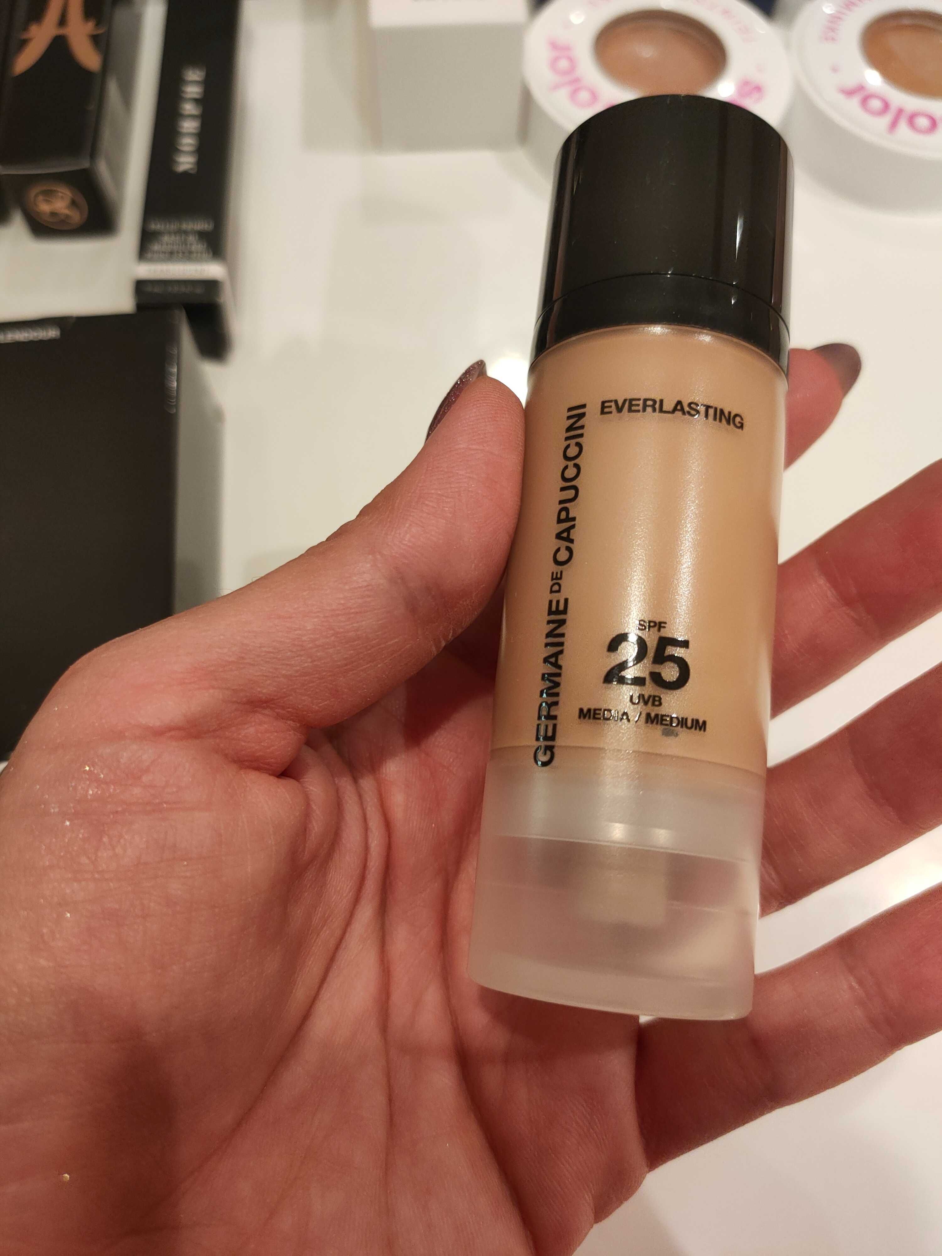 Фон дьо тени Germaine de Capuccini