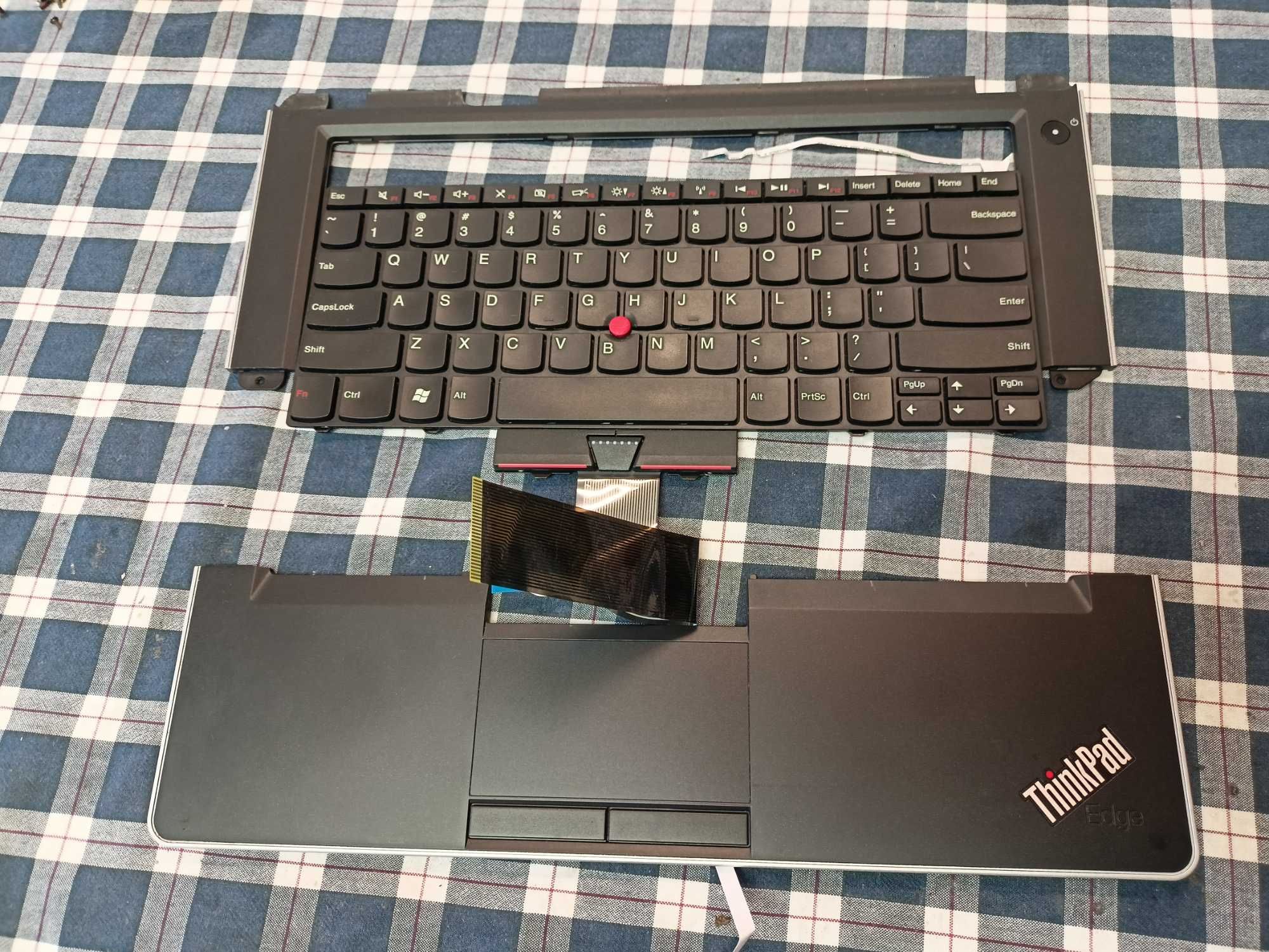Dezmembrez Lenovo ThinkPad Edge E40 - PretMic