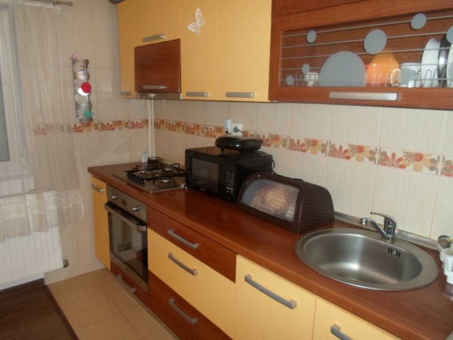 Închiriez urgent apartament cu 2 camere