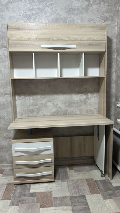 Стол письменный компьютерный