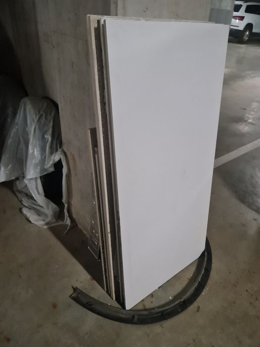 Vand 3 placi de faianta 60x120 și completari