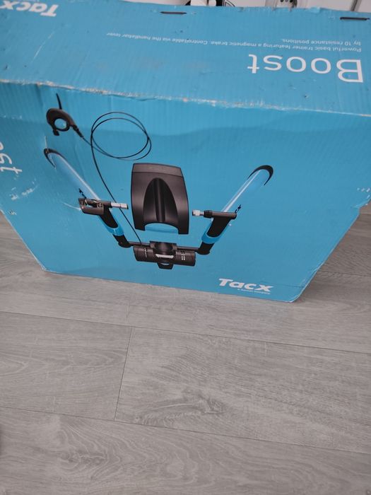 Tacx Boost Trainer antrenament bicicleta interior,,nou.
Trainer