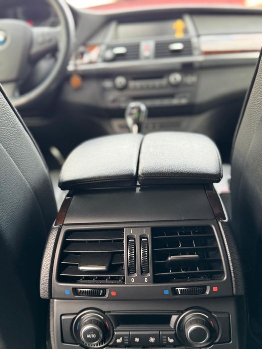 BMW X5  3.5 X DRIVE  E70. Model de America.(Variante+/-)