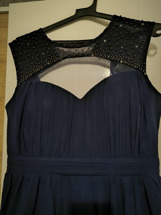 Къса официална рокля