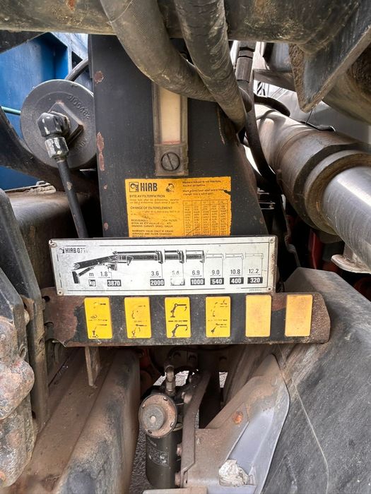 Iveco 3500 kg cu macara basculabil