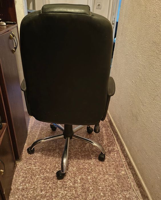 Scaun de birou directorial ergonomic.  Reglabil/Tilt