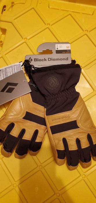 Manusi schi Black Diamond Patrol, noi