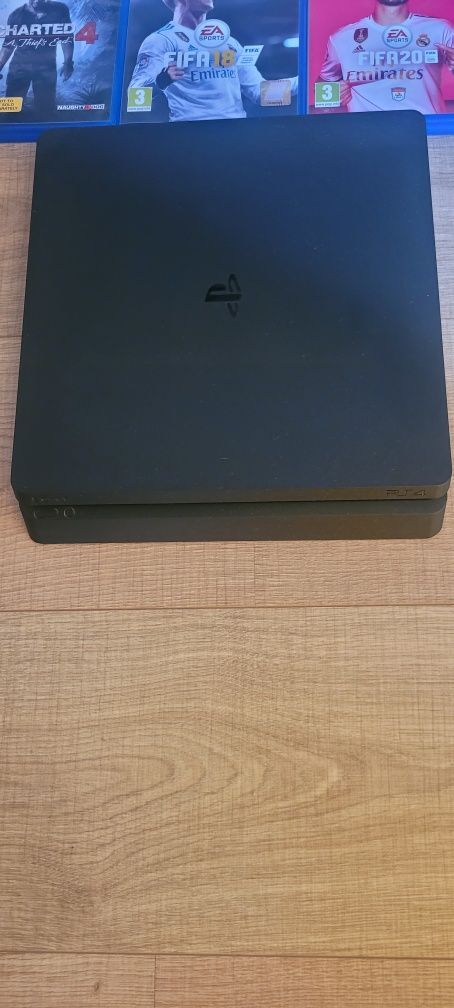 Playstation 4 Slim