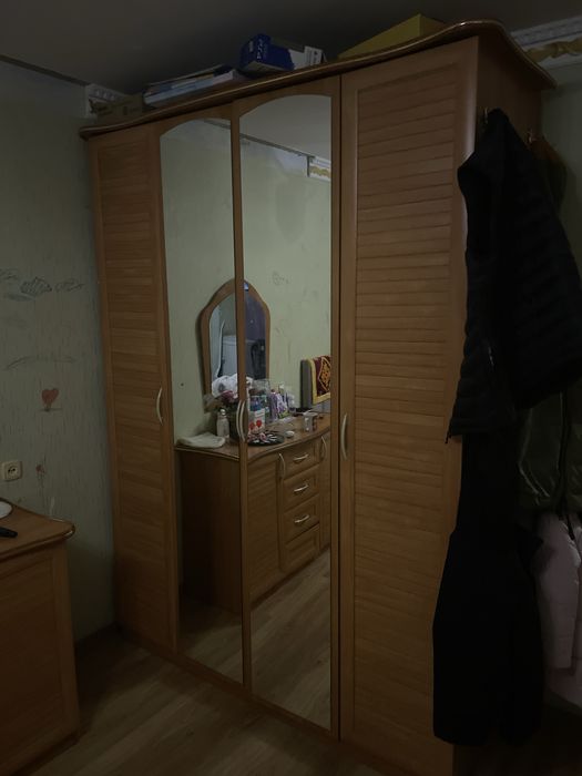 Продам шкаф б/у с комодам