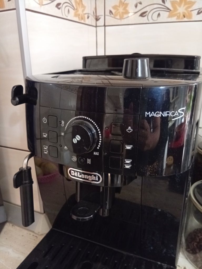 Espressor automat De'Longhi Magnifica S ECAM 12.121.B, 1450 W, 5 tipur