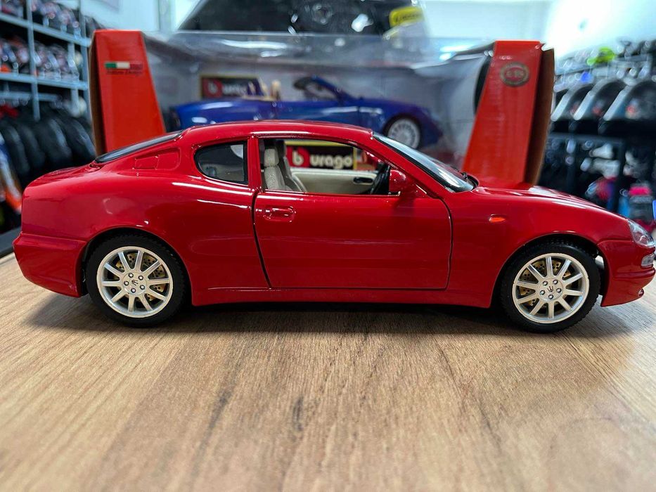 Метална колекционерска количка BBURAGO MASERATI 3200GT 1:18 НОВА