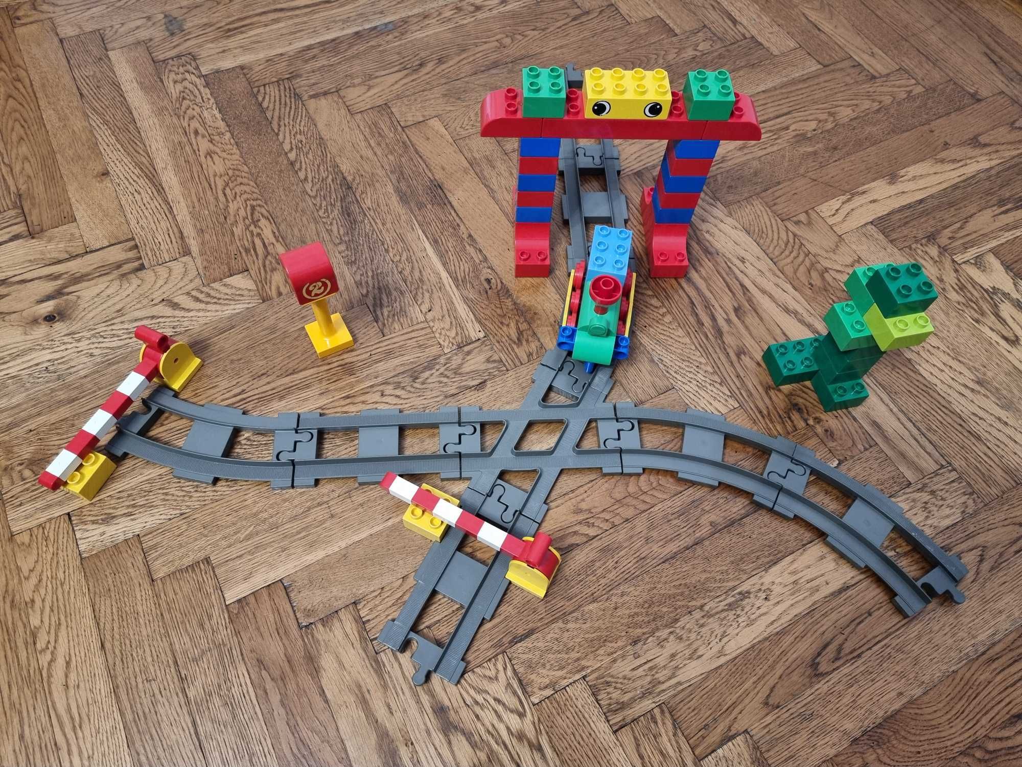 Set Lego Duplo intersectie de sine de tren