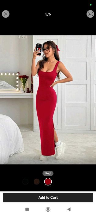 Червена рокля с гол гръб, официална или ежедневна