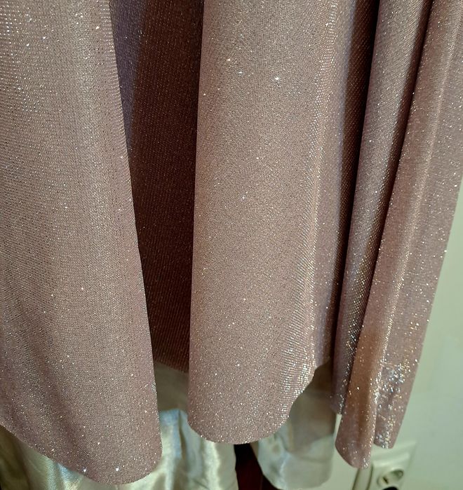 Vand rochie de evenimente deosebita
