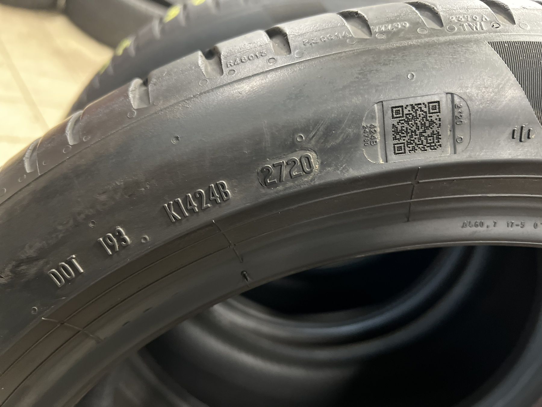 Летни гуми спорт пакет 255/45 R18 и  225/45 R18 Pirelli