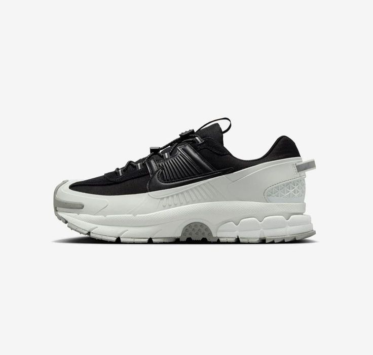 Кроссовки Nike Vomero 6