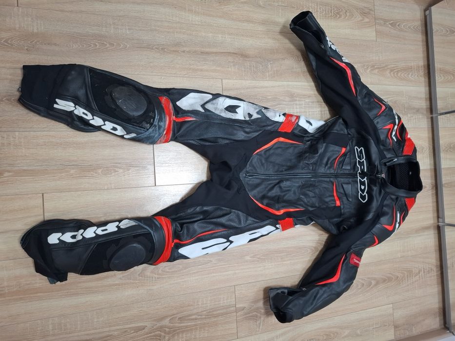 Vând casca moto caberg helmets drift 59-60 L și combinezon Ixon 56