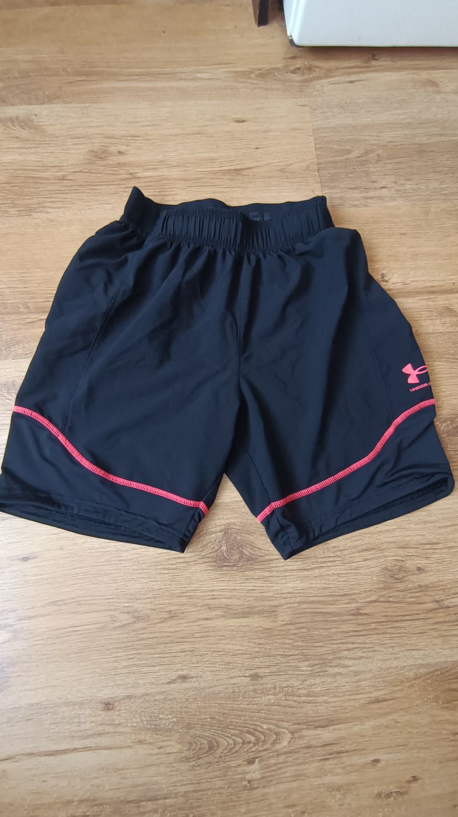 Къси панталони under armour