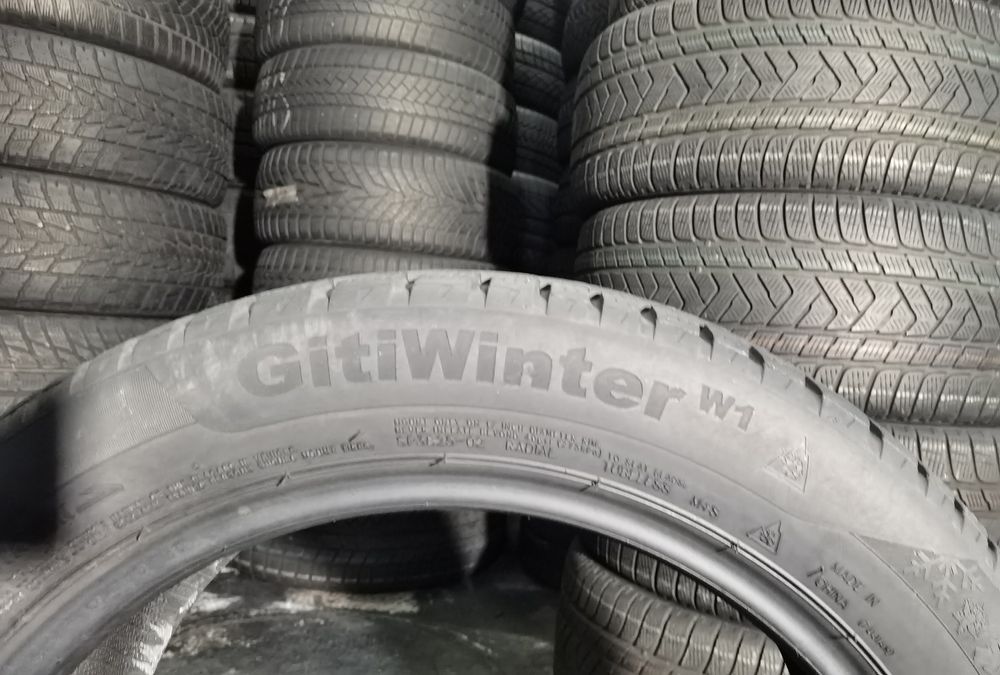 O buc 205/55R17 95v Giti 7mm iarna
