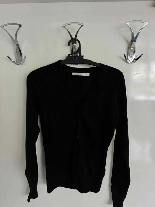 Бяла и дънкова риза и жилетка 158/164. И трите са за 20лв