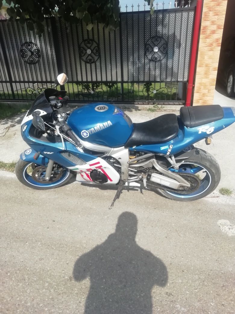 Vind motocicleta yamaha r6 2001