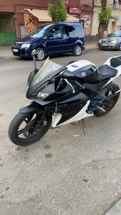 Motor yamaha yzf R125
