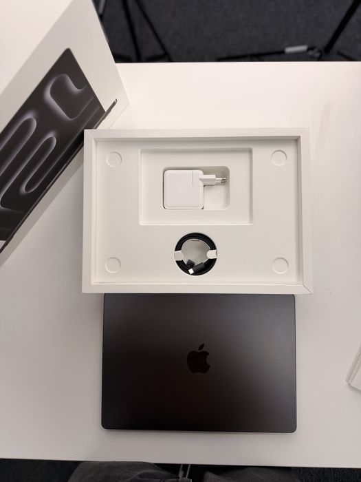 Macbook M4 Pro 14” / 24 GB RAM / 512 GB SSD