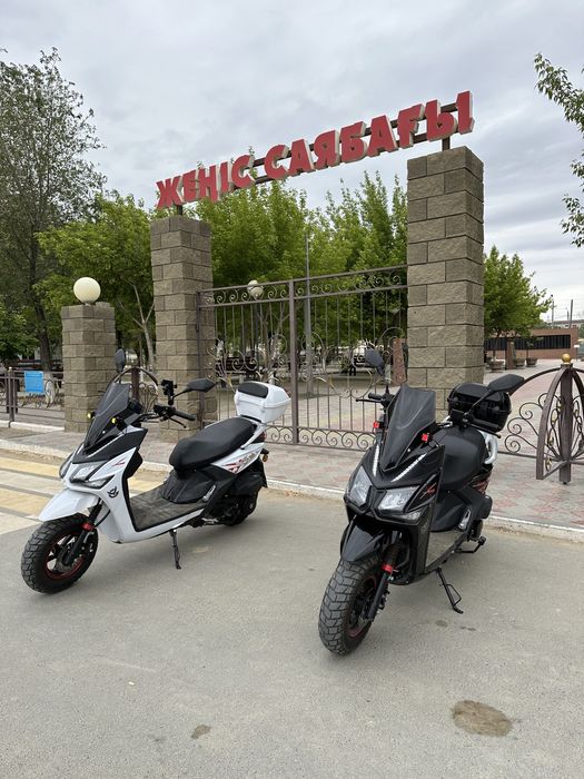 Продается скутер BWS R-Samurai белый, черный