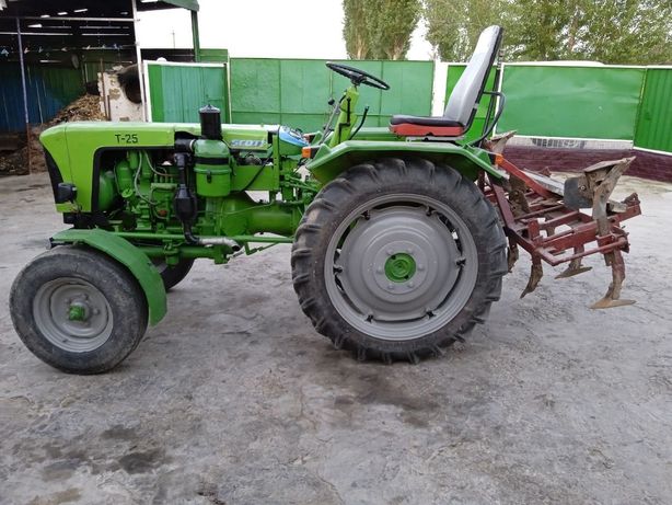 Traktor T25 traktor T25
