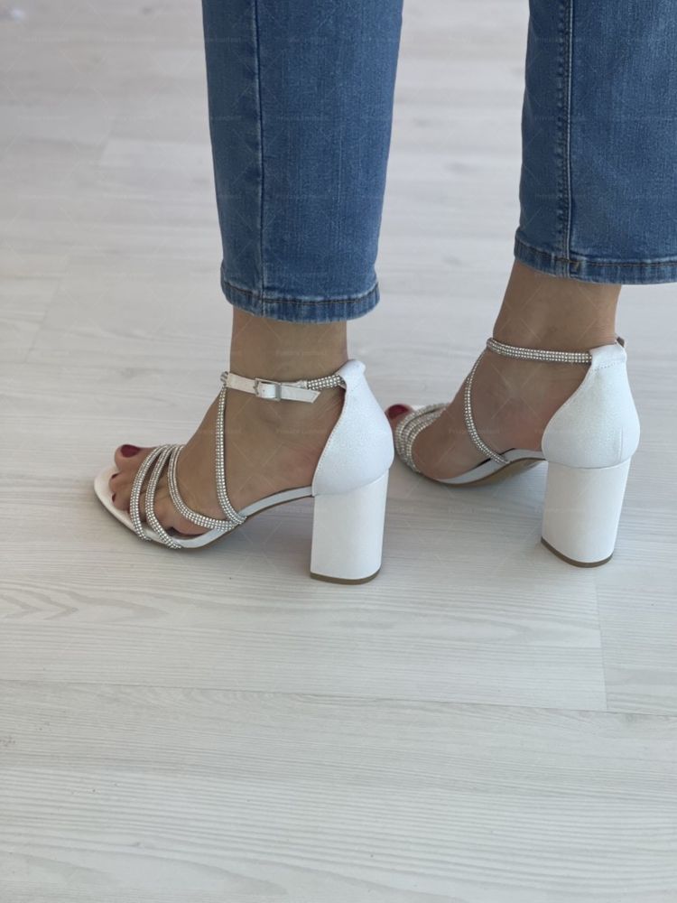 Елегантни дамски сандали за стилна женственост