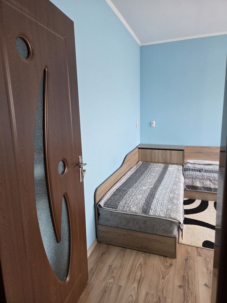 Дава се под наем Тристаен апартамент в Пазарджик, Руски - 70 кв.м за 280.5 € - Снимка #8