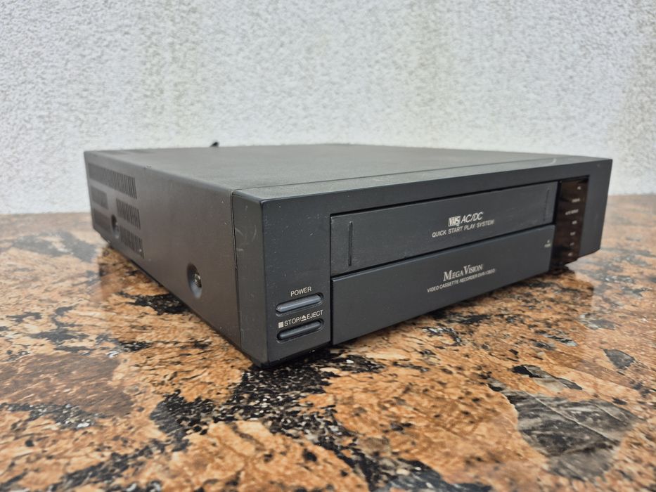 Vând Video marca Megavision model DVR-1383D made in korea
Marca Univer