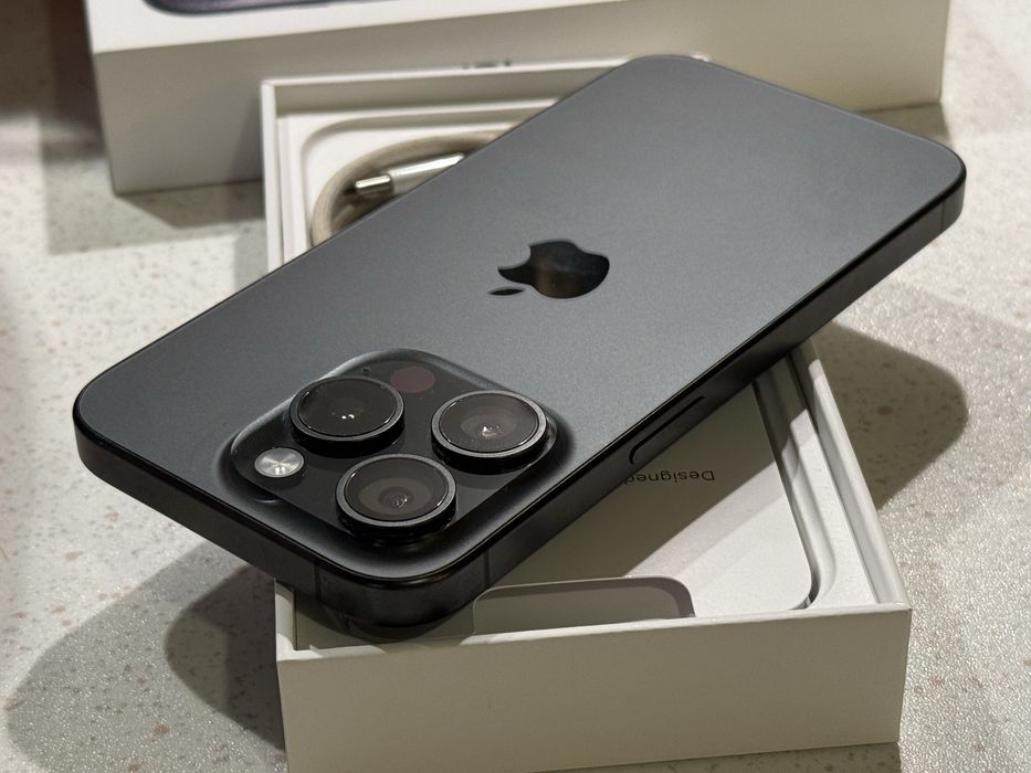 iPhone 15 Pro 128GB Black Titanium – Перфектен, Гаранция, 90% Батерия!