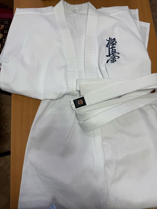 Продам кимано новый с ошипкой покупали