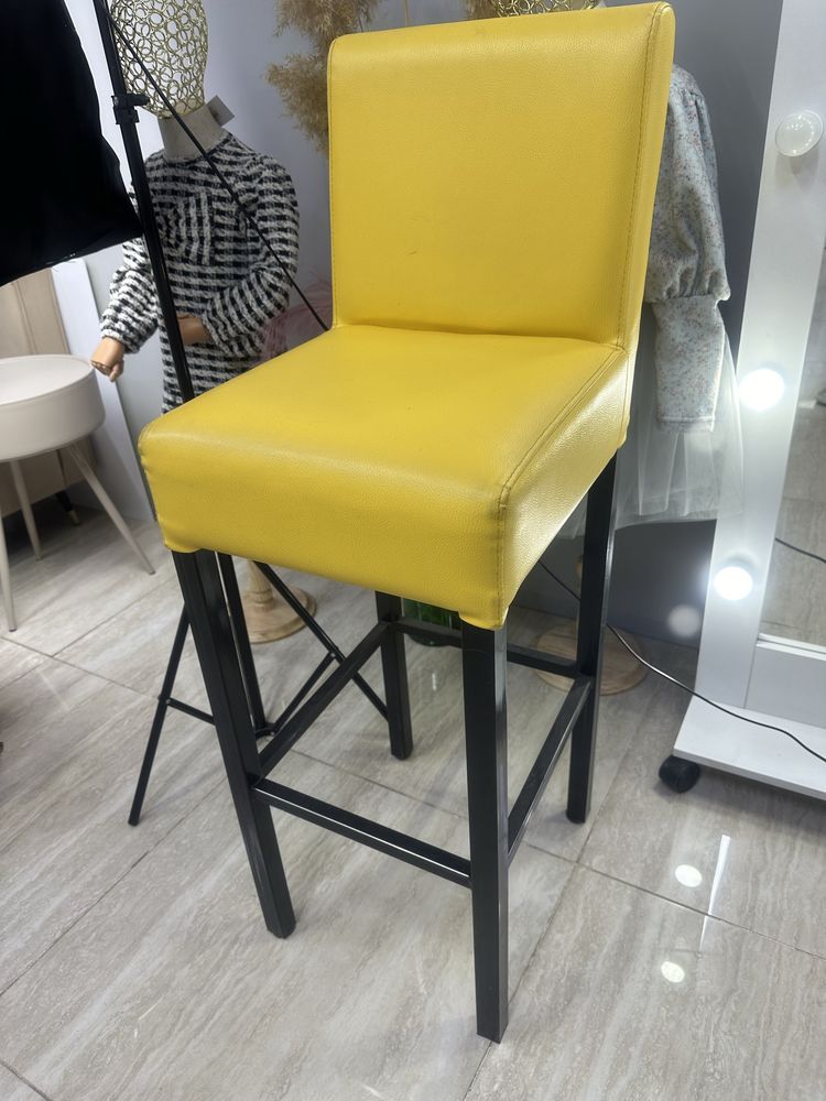 Продам высокий стул