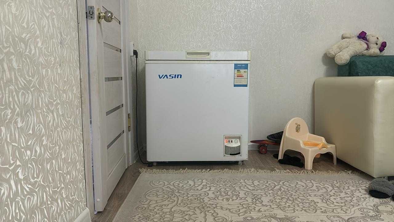 продаю морозильник