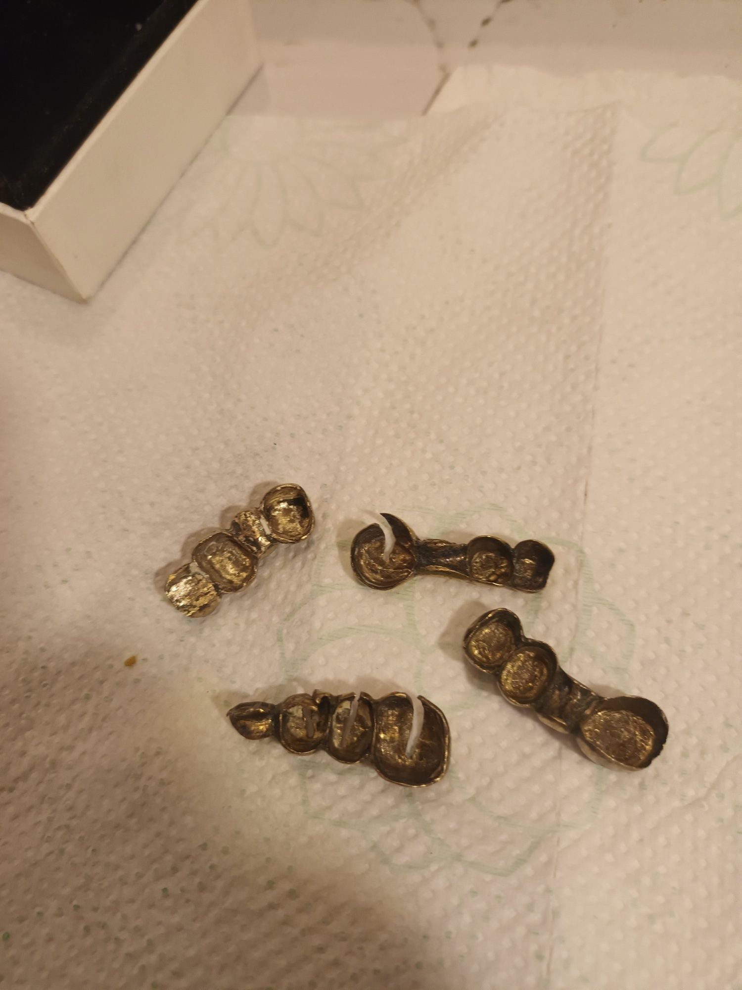 Coroane dentare - second hand - refolosibile