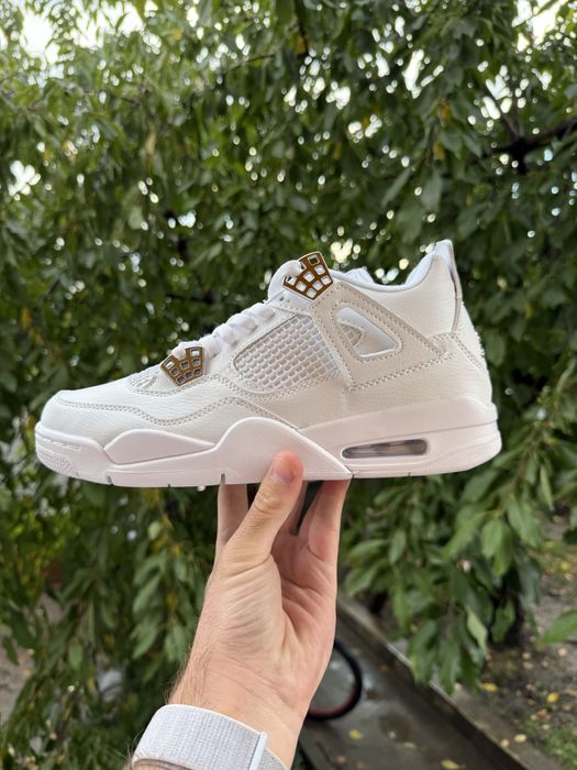 Jordan 4 Pure Money marimea 38, 40, 41, 43, citeste descrierea