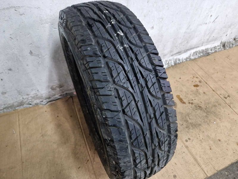 1 Dunlop R17 245/65/ 
всесезонна гума DOT2414