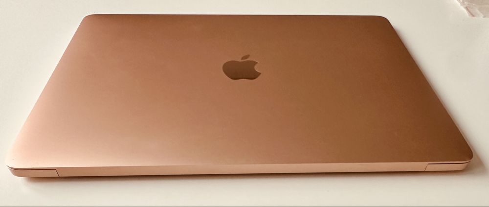 Apple MacBook Air 2018 13" i5 8RAM 128GB SSD Rose Gold А1932 Като Нов